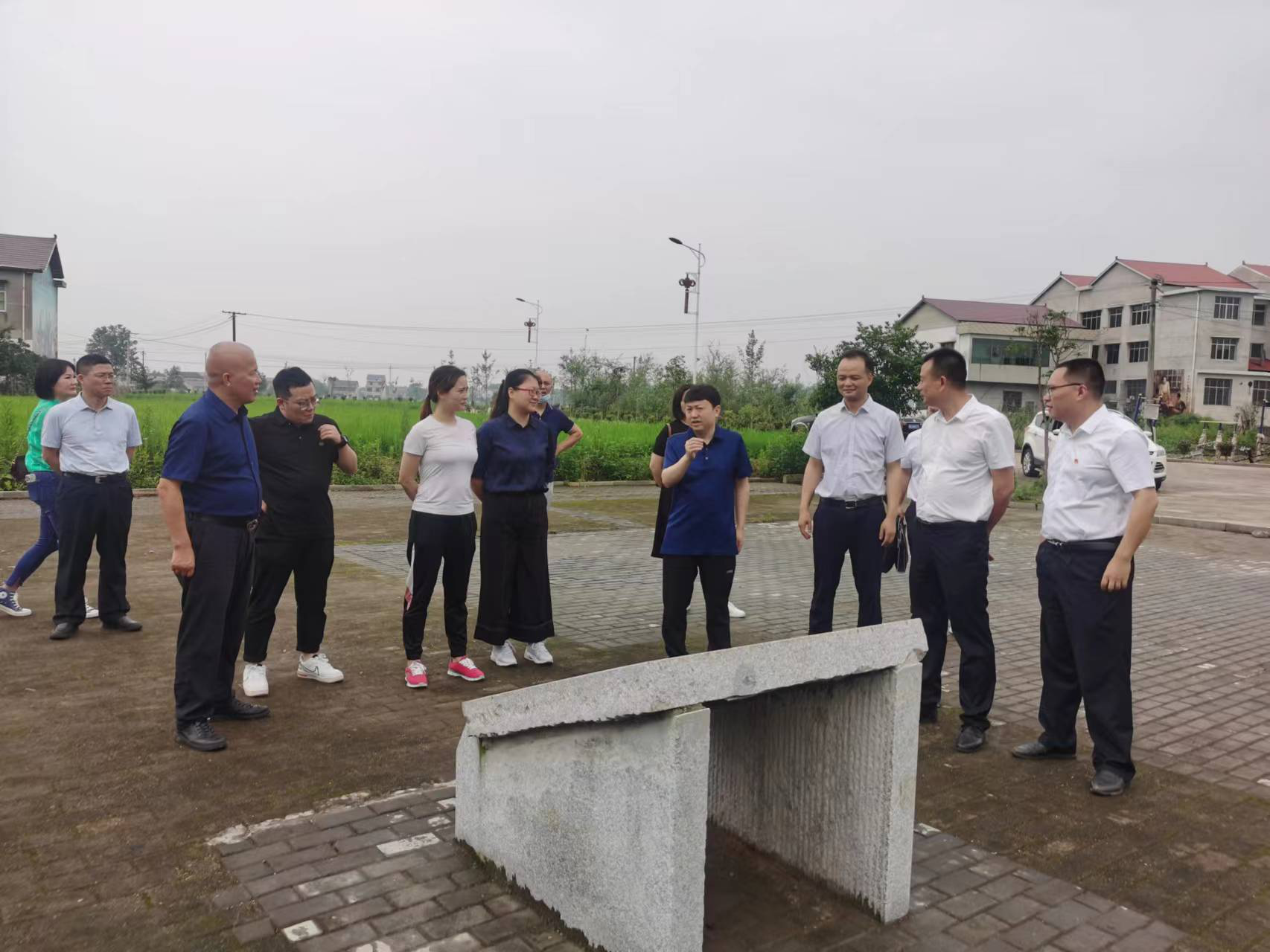 杨局到北果镇2